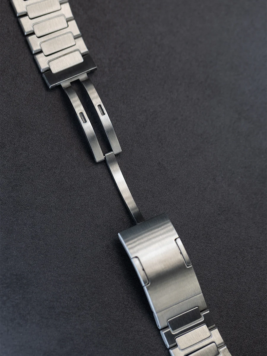 Old Money Luxurious Titanium Band - Image 3